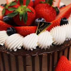 รูปของ 苺いっぱいチョコムースケーキ