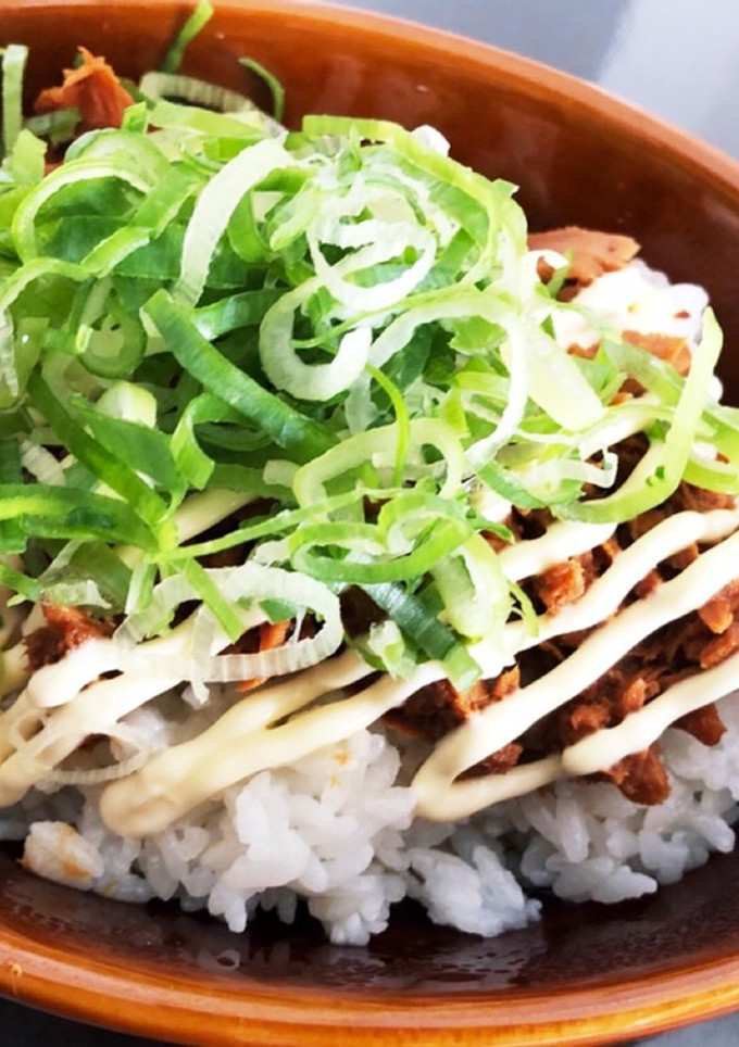 朝昼ご飯に♪はごろも煮缶で簡単ずぼら丼♡-レシピのメイン写真