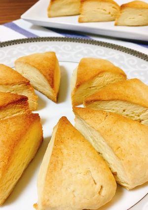 材料3つ簡単☆リッチな生クリームスコーン-レシピのメイン写真