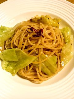 春キャベツとアンチョビのペペロンチーノ-レシピのメイン写真