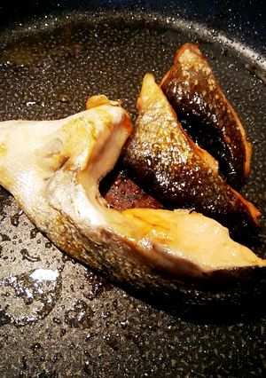 ☆鮭のカマやアラはフライパンで☆-レシピのメイン写真