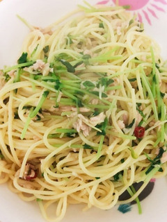 豆苗とツナのペペロンチーノ-レシピのメイン写真