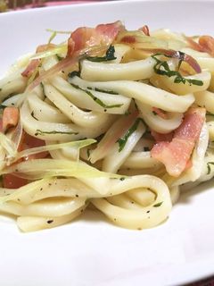 みょうがと大葉のサッパリ塩焼きうどん-レシピのメイン写真