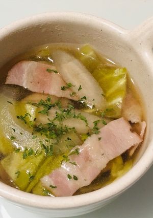 ヘルシー野菜とベーコンのコンソメスープ-レシピのメイン写真