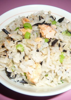 鮭とひじきのヘルシー炊きこみご飯-レシピのメイン写真