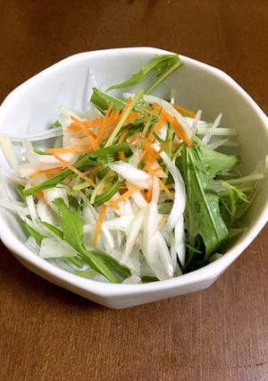 簡単 水菜と細切り野菜サラダ-レシピのメイン写真