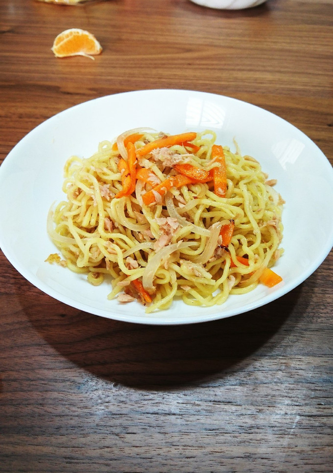 お昼にささっと！簡単ツナ焼きそば-レシピのメイン写真