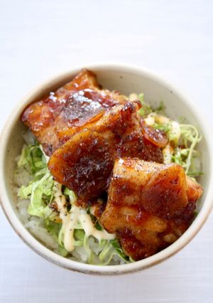 柔らかジューシーな【にんにく豚ばら丼】-レシピのメイン写真