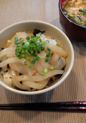 ヤリイカの肝和え丼-レシピのメイン写真