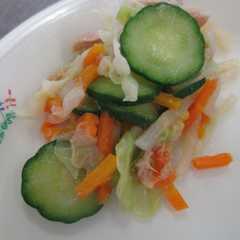 รูปของ 簡単給食　ツナみそサラダ