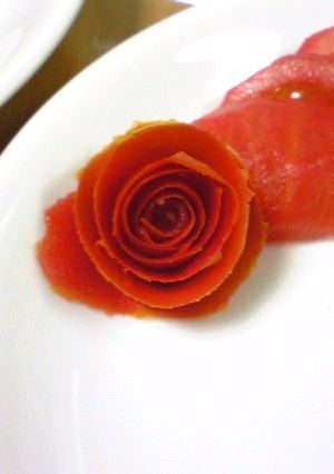 くるくるトマトのバラ-レシピのメイン写真