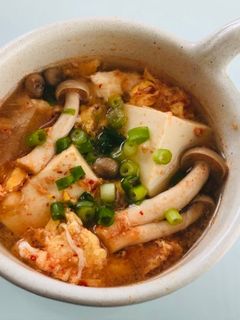 簡単で美味☆キムチ卵しめじ豆腐のスープ-レシピのメイン写真