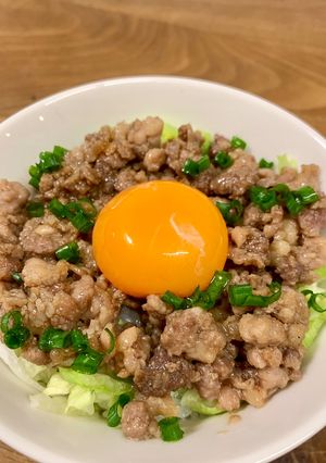 食べ応え抜群！粗挽き肉のそぼろ丼-レシピのメイン写真