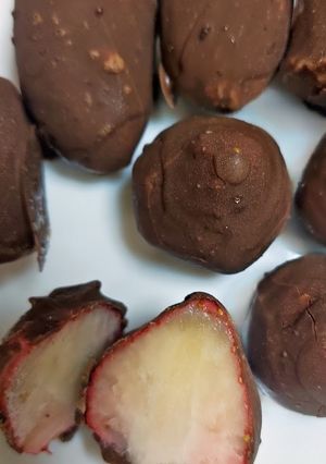 ★冷凍バナナ・イチゴでピノ風チョコアイス-レシピのメイン写真