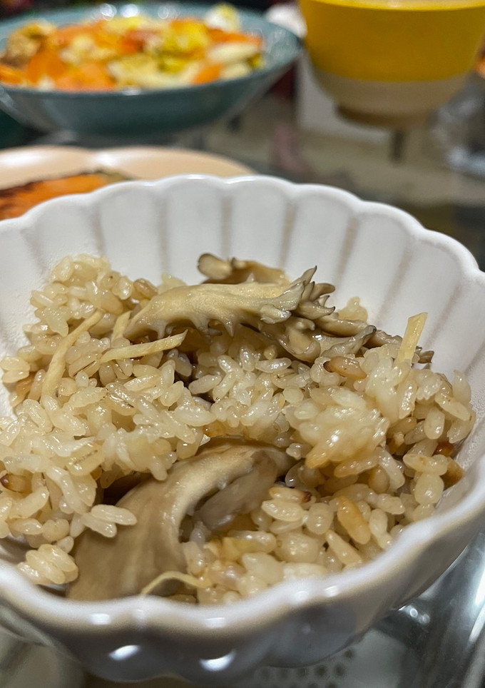 簡単！生姜と白だし香る舞茸の炊き込みご飯-レシピのメイン写真