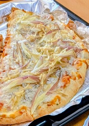 茗荷としらすと生姜のコストコピザ-レシピのメイン写真