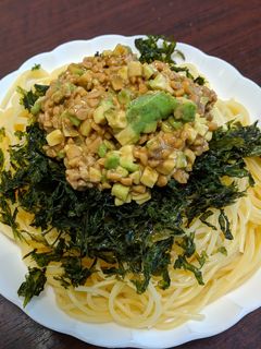 アボカドとひきわり納豆のスパゲッティ-レシピのメイン写真