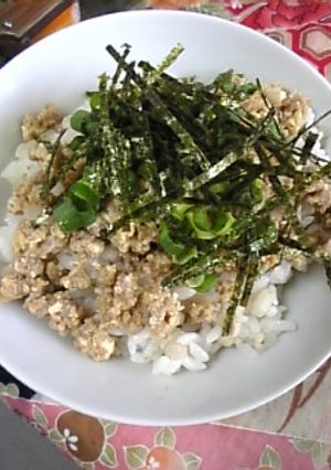 懐かしの味♪簡単!親子そぼろ丼-レシピのメイン写真