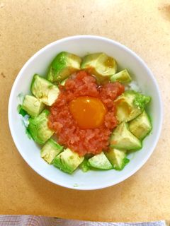 味付け不要の簡単明太アボカド卵ご飯-レシピのメイン写真