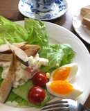 コンビニ食材でスモークさばの満腹サラダ