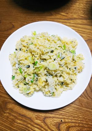 材料シンプルネギと卵と韓国のりチャーハン-レシピのメイン写真