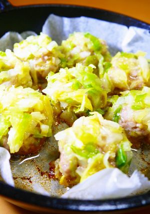 春キャベツに包まれた☆焼売～スキレット～-レシピのメイン写真