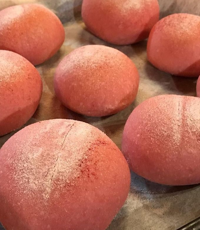 ピンクのふわふわパン by Kimidorifk 【クックパッド】 簡単おいしい