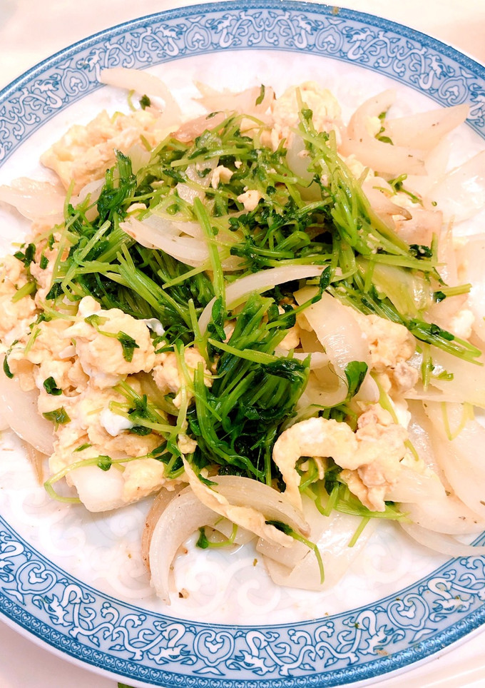 新玉ねぎと豆苗の卵炒め-レシピのメイン写真