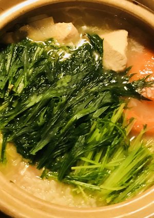 鶏肉とキノコの雑炊●水菜をのせて-レシピのメイン写真