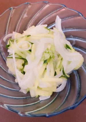 セロリが美味しい簡単サラダ-レシピのメイン写真