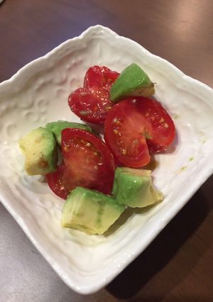 5分で簡単！アボカドとトマトのサラダ-レシピのメイン写真