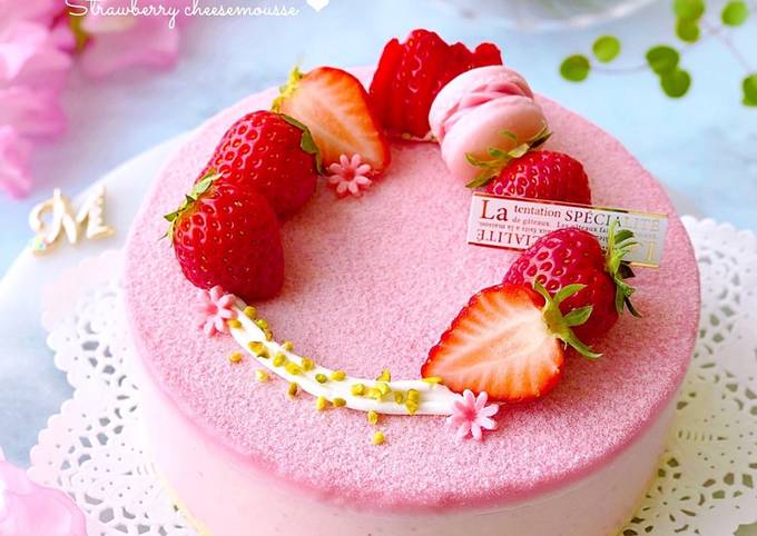 苺のミルクココアムースケーキ ミニチュアフード 素早