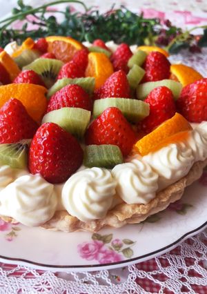 いちごとクリームたっぷり♡フルーツパイ-レシピのメイン写真