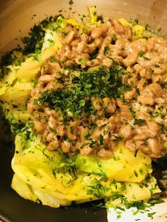 毎日の納豆●納豆とキャベツ炒めの前菜-レシピのメイン写真