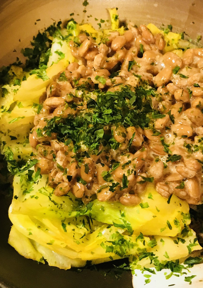 毎日の納豆●納豆とキャベツ炒めの前菜-レシピのメイン写真