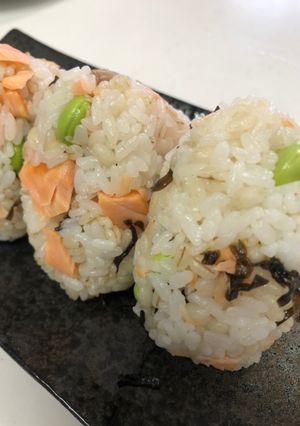 枝豆シャケ昆布おにぎり-レシピのメイン写真