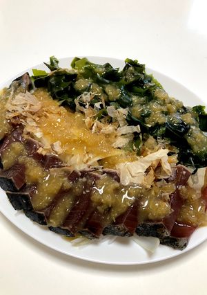 カツオのたたきW玉ねぎWかつおな感じ-レシピのメイン写真