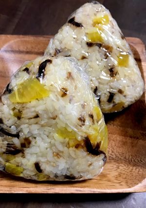 秋色沢庵&昆布佃煮のお握り-レシピのメイン写真