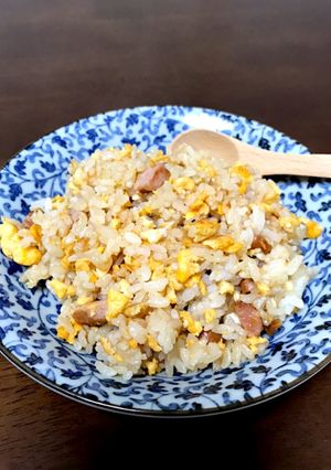 超簡単！卵とウインナーのチャーハン-レシピのメイン写真