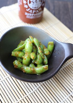 スリラチャのガーリック枝豆ロースト-レシピのメイン写真