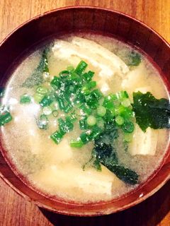 液体みそで作る定番みそ汁-レシピのメイン写真