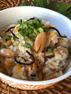 柿の種で炊き込みご飯-レシピのメイン写真