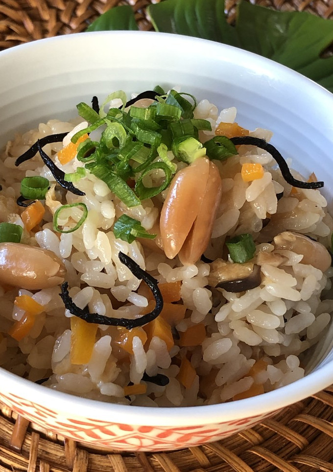 柿の種で炊き込みご飯-レシピのメイン写真
