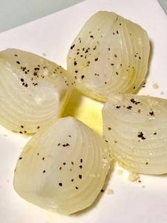 新玉葱のレンジ蒸しオリーブオイル粉チーズ-レシピのメイン写真