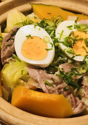 具材をはさむ●豚肉とキャベツの積み重ね鍋-レシピのメイン写真