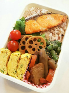 お弁当(4/17)鮭弁当-レシピのメイン写真