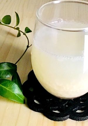甘酒に強炭酸水を入れて♪-レシピのメイン写真