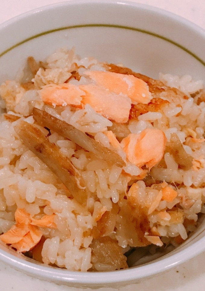 圧力鍋で、鮭とごぼうの炊き込みご飯-レシピのメイン写真