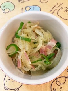 簡単!玉ねぎピーマンベーコンの炒め物-レシピのメイン写真