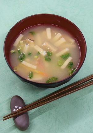 高野豆腐と乾燥野菜のお味噌汁-レシピのメイン写真